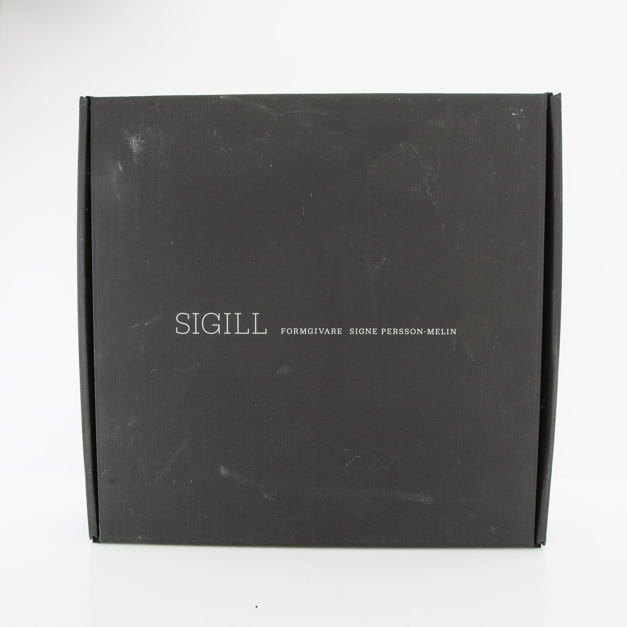 Signe Persson-Melin, Skålfat/ytterfoder "Sigill" för Byarums bruk sent 1900-tal.