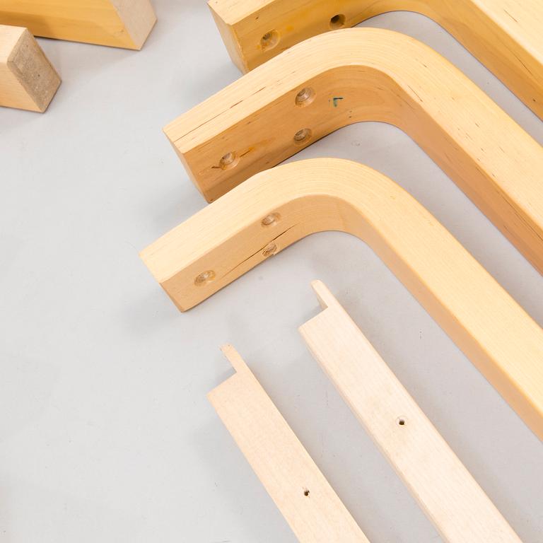 ALVAR AALTO BORDSBEN OCH EN PALLSITS. ARTEK.