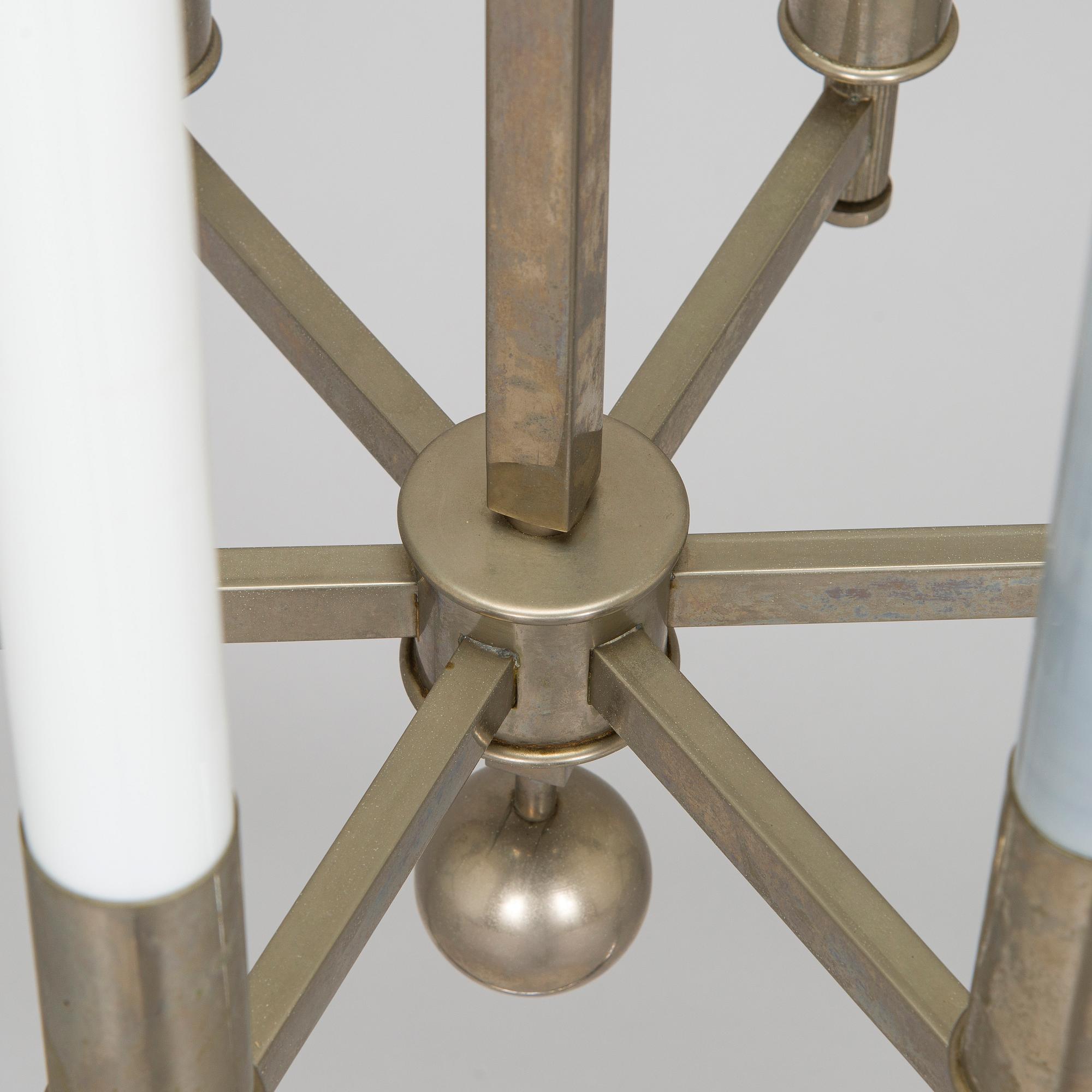 Paavo Tynell, A 1930s made to order chandelier for Taito.