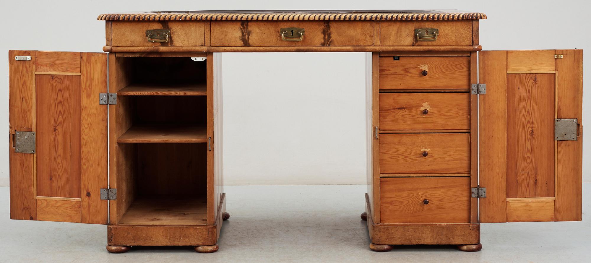 SKRIVBORD, Karl Johan, 1800-talets första hälft.