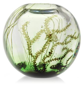 An Edward Hald 'Fiskgraal' glass vase, Orrefors 1938.