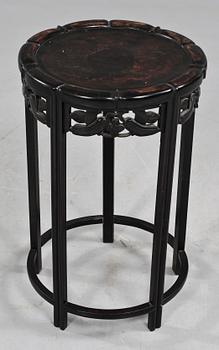 PIEDESTALBORD, orientaliskt, 1900-talets första hälft.