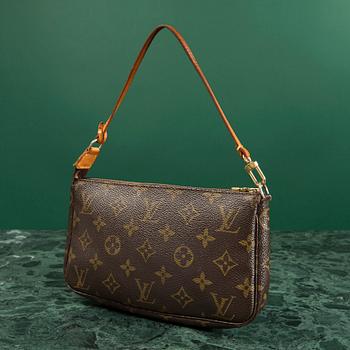 CLUTCH, Louis Vuitton.