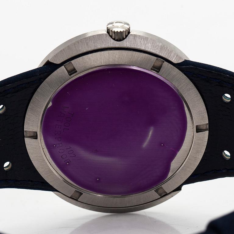 Omega, Genève, Dynamic, rannekello, 41 x 36 mm.