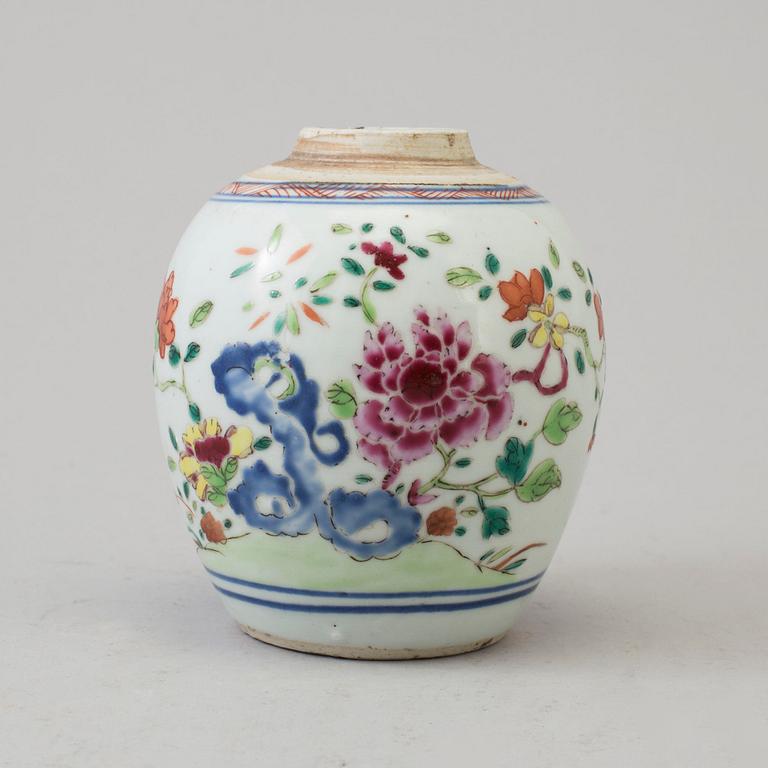 A JAR, China, Qing dynasty, 18th century.