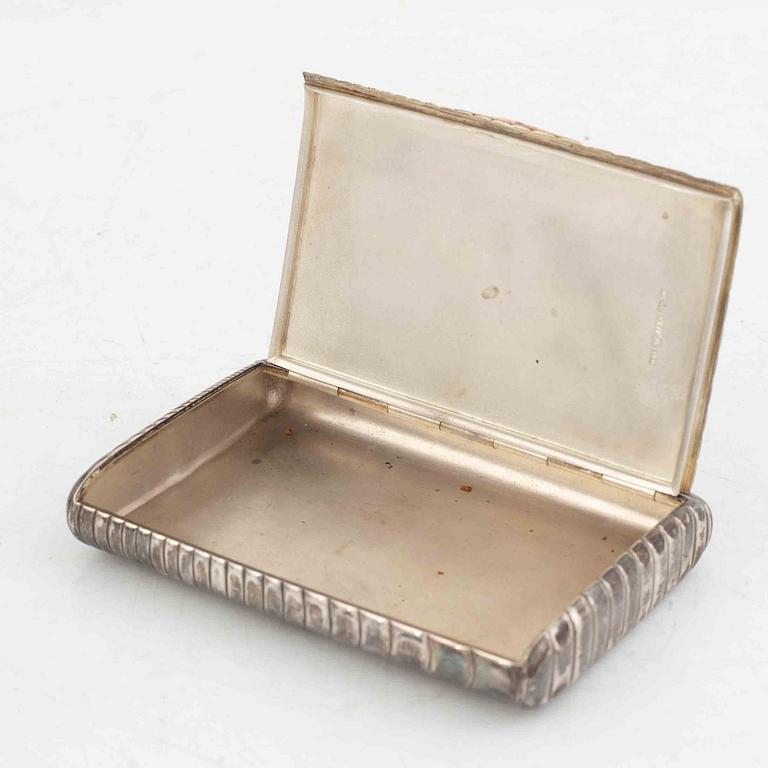 Powder box and cigarette case, silver, including Finland 1912.