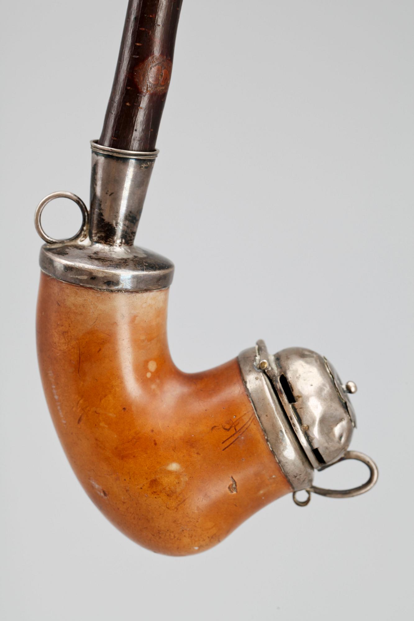 LÅNGPIPA samt LÅS, pipa delvis i silver och tillverkad 1851, 1800-tal.