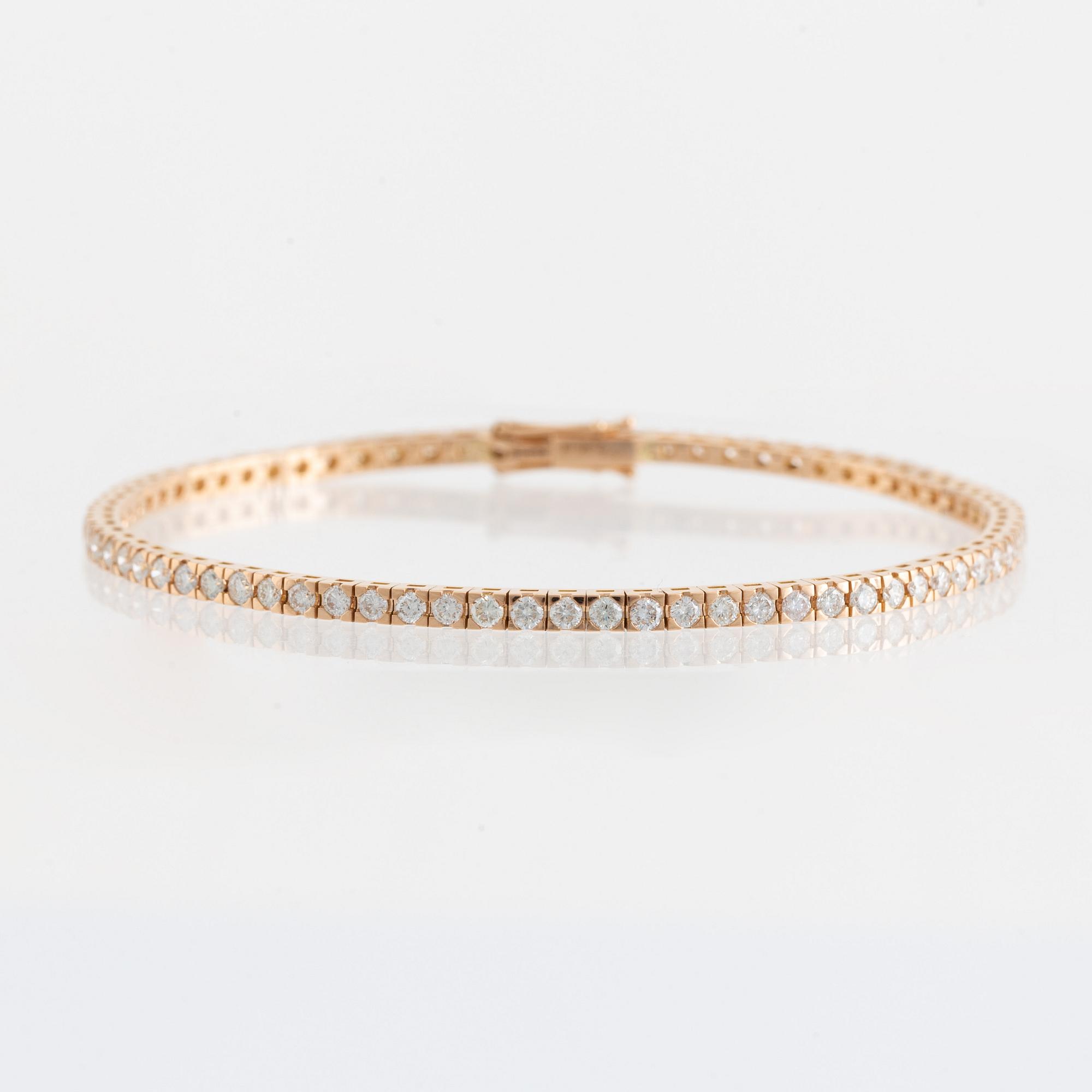 Brilliant cut diamond tennis bracelet,