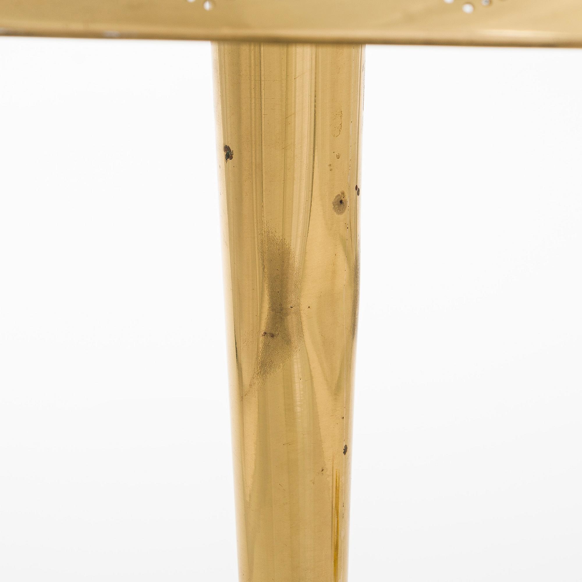 Paavo Tynell, bordslampa, modell 5061, Idman 1900-talets mitt.