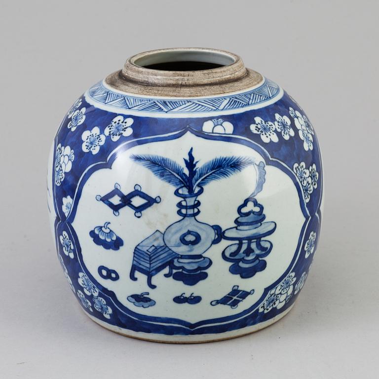 A porcelain jar, China, ca 1900.