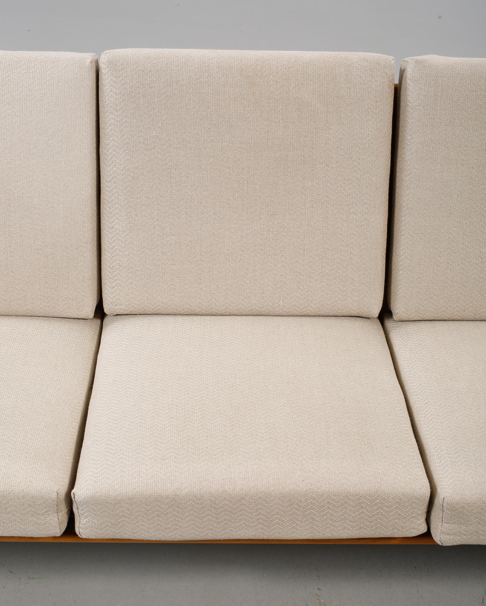 SOFFA, "GE-290", Hans J Wegner, 1900-talets andra hälft.