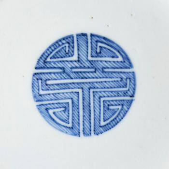 A set of five blue and white cups and a saucer, Qing dynasty, 19th century for the Vietnamese market.