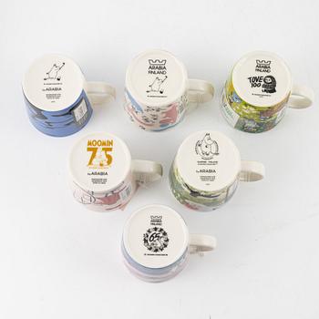 17 Moomin Characters porcelain mugs, Arabia, Finland.