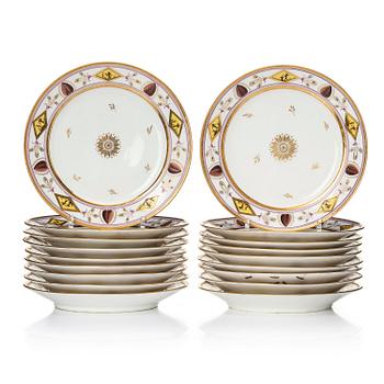 463. A set of 18 French Empire dinner plates, early 19th century.