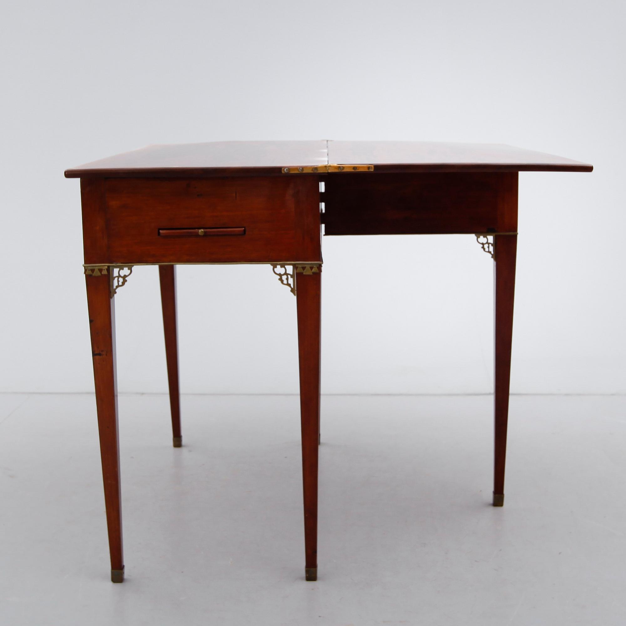 SPELBORD, sengustavianskt, omkring år 1800.