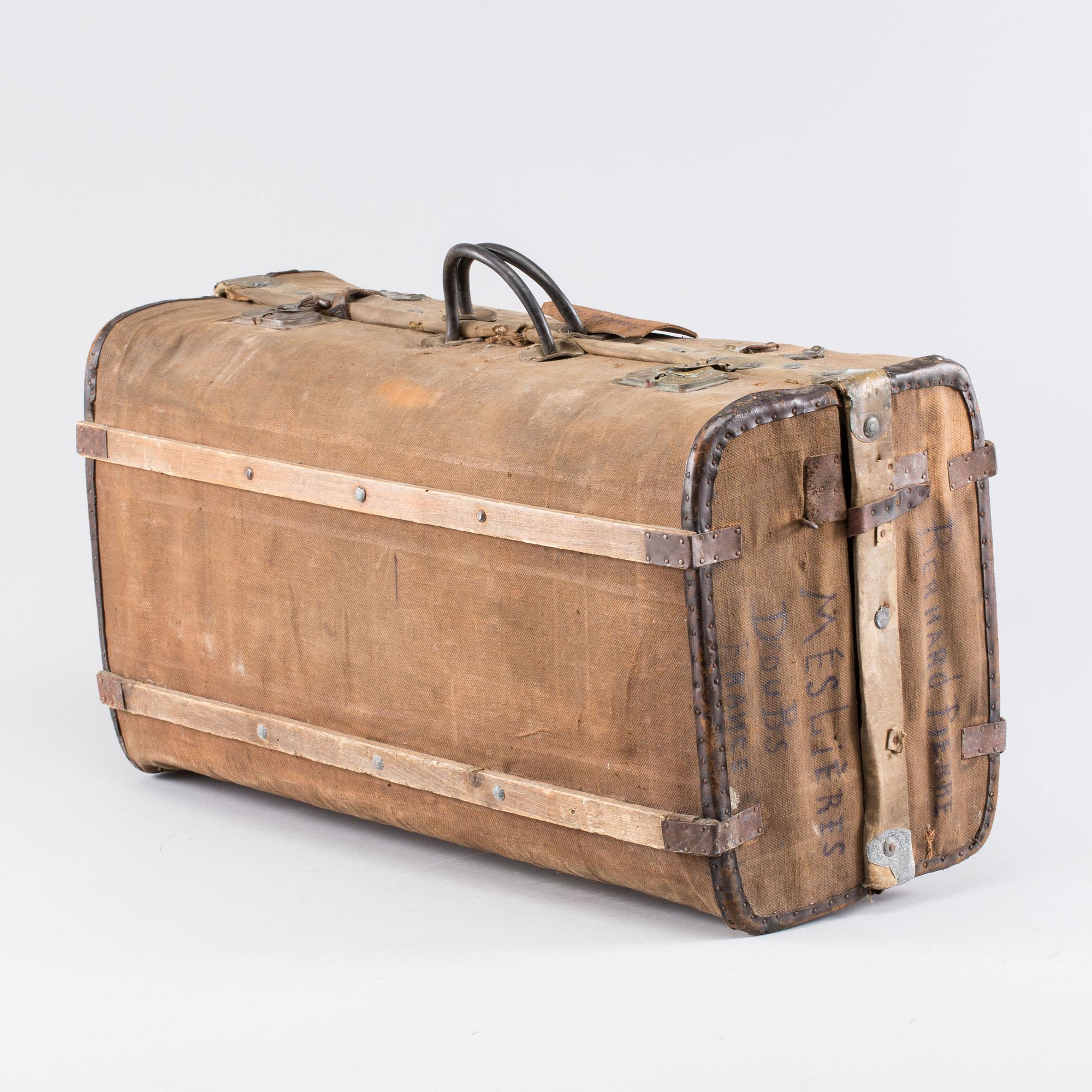 A FRENCH LEATHER CASE, 19th century.