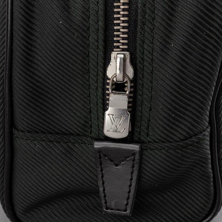 LOUIS VUITTON, 'Parana Toiletry Bag 26'.