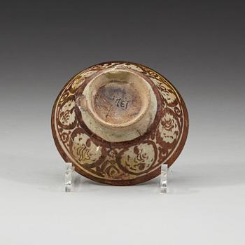 SKÅL. Lergods med lysterdekor. "Kashan style", Iran 1200-tal. Diameter 14,8-15 cm.