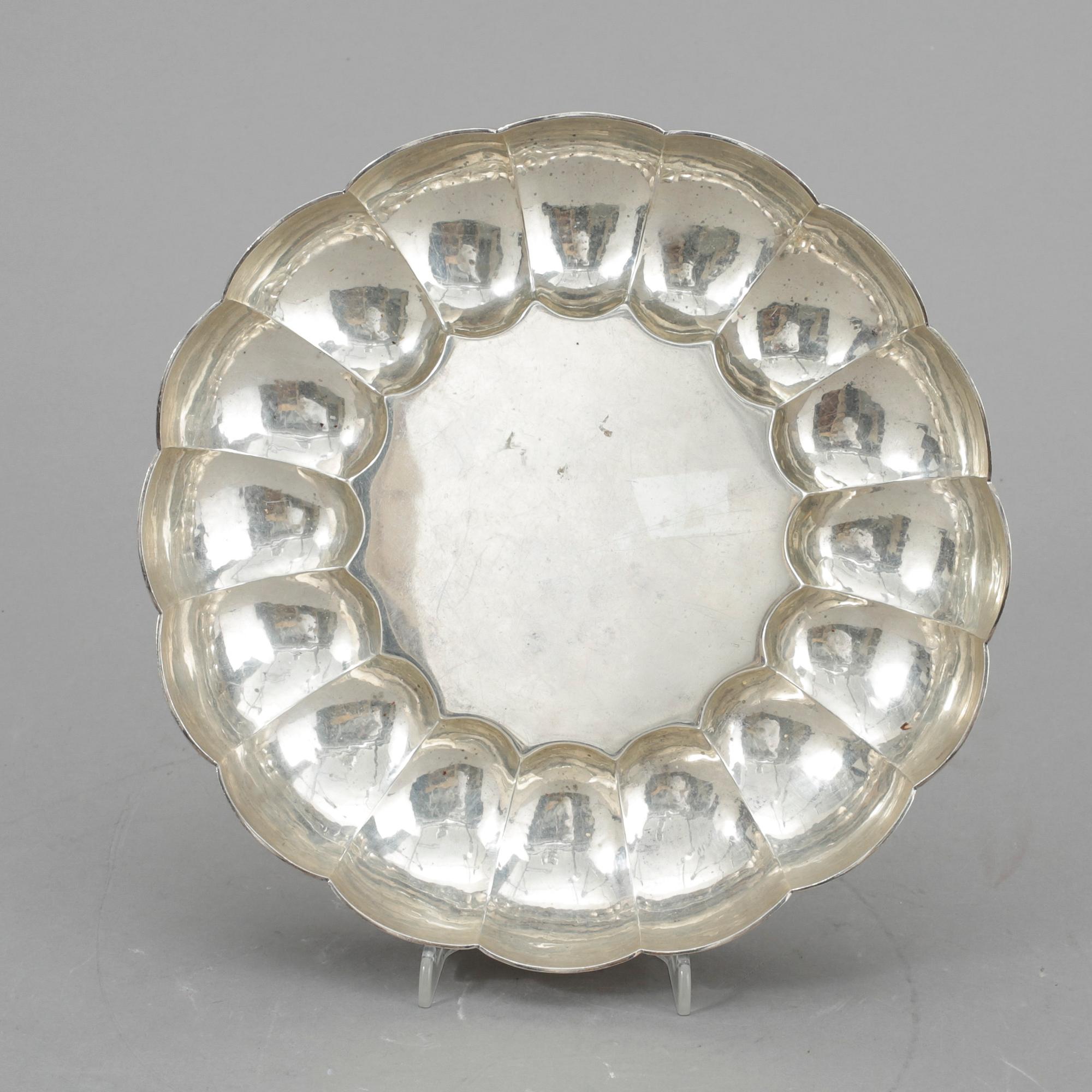 SKÅL, silver, Richard Comyns, London, England, 1966. Vikt 839g.