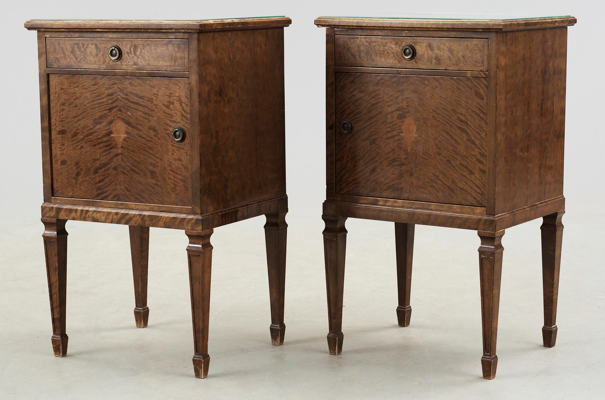 SÄNGBORD, ett par, Ferdinand Lundquist & Co, Göteborg, 30/40-tal.