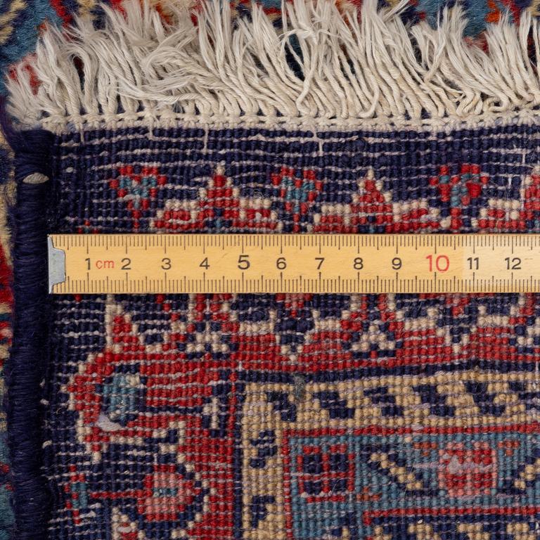 Carpet, oriental, approx. 405 x 305 cm.