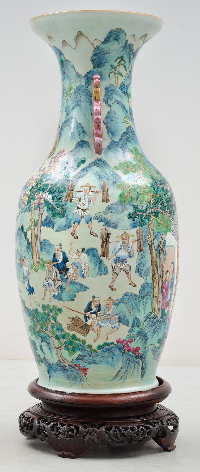 PRAKTVAS, porslin. Sen Qing dynastin.