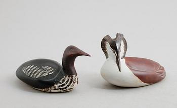 FIGURER, 2 st, stengods, Paul Hoff, Gustavsberg, 1900-talets andra hälft.