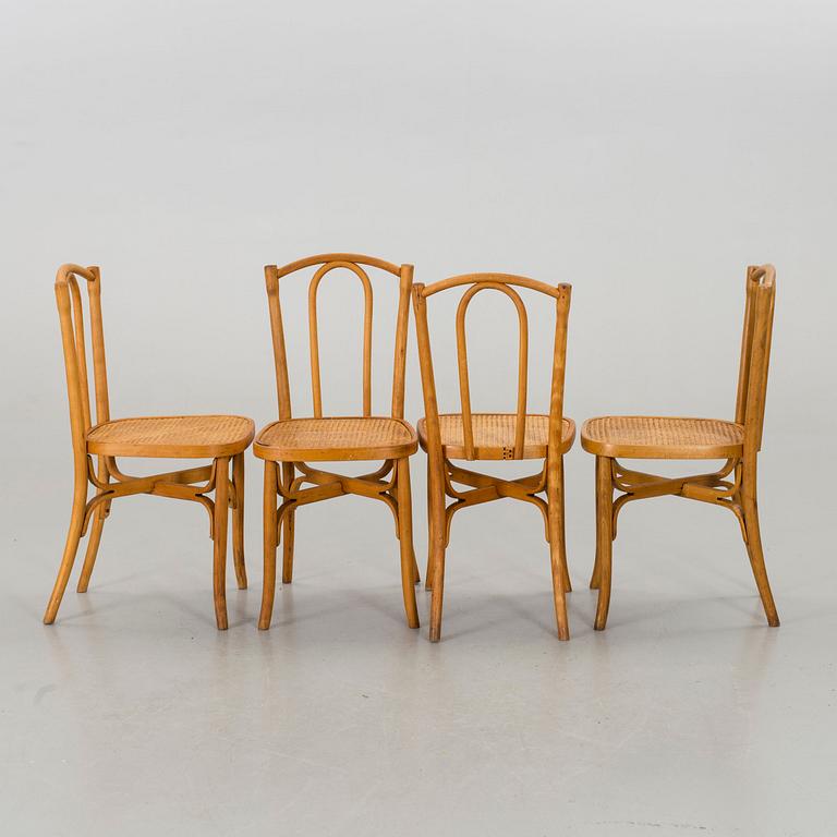 A SET OF 8 THONET STYLE CHAIRS.