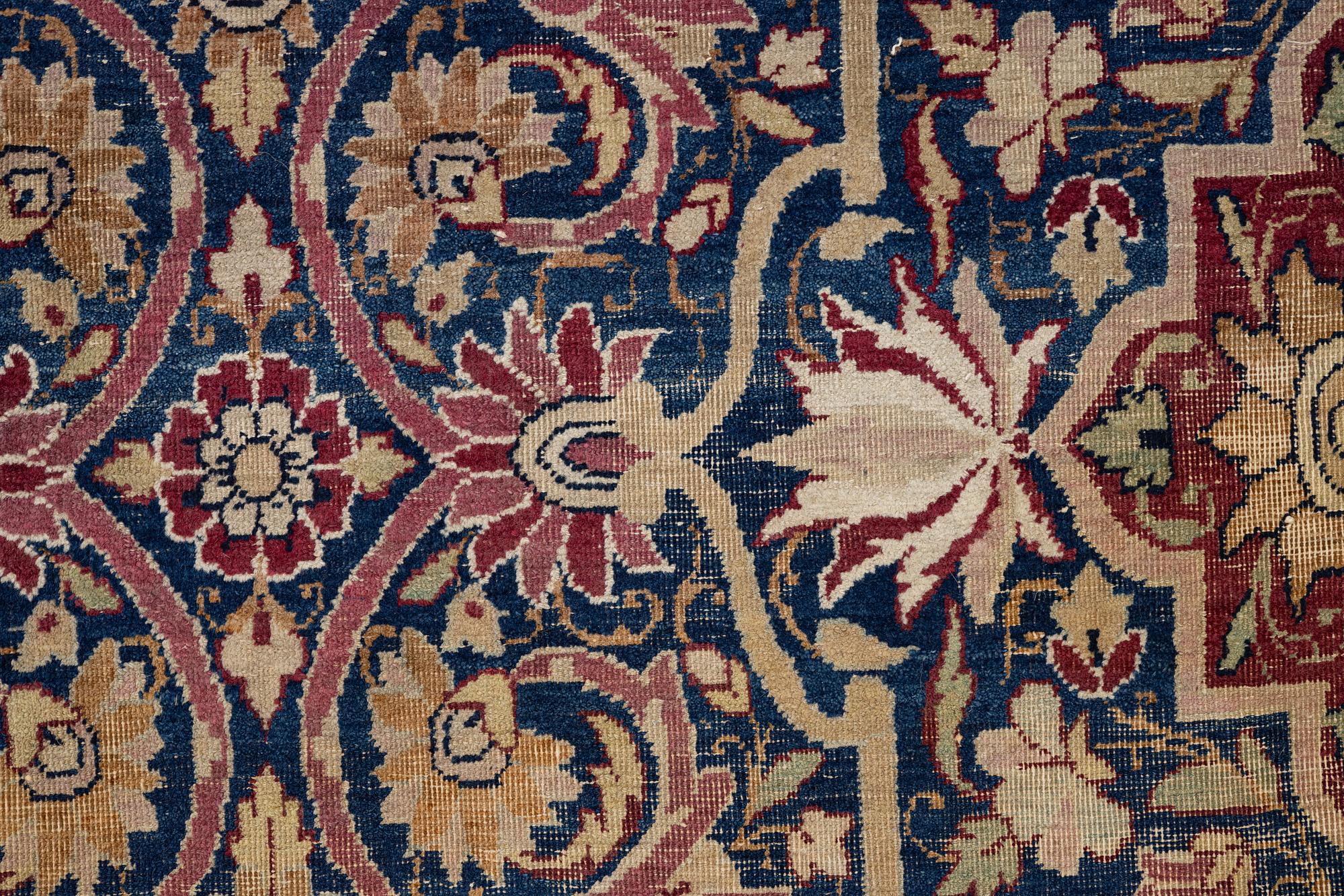 Matta, antik Kirman Laver,  Södra Persien, ca 330 x 278 cm.