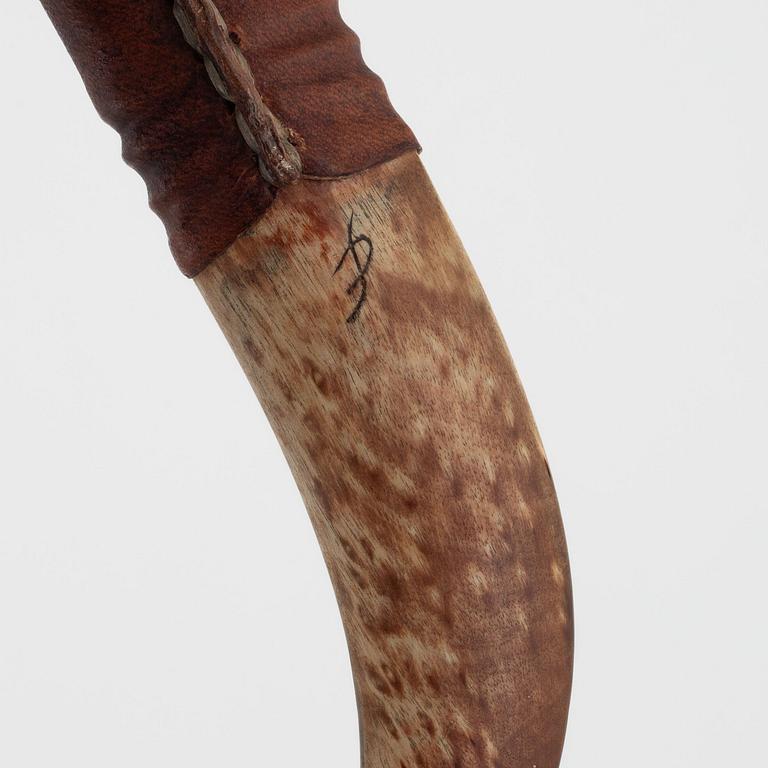 Per-Erik Nilsson, a reindeer hornknife, signed.