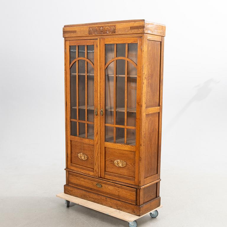 Cabinet/display cabinet, 20th century.