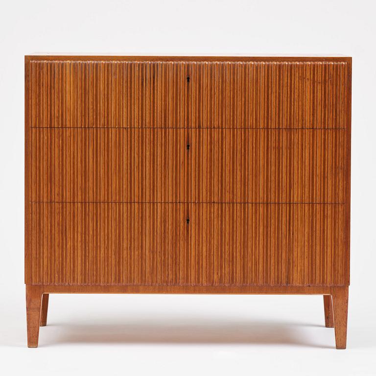 Nordiska Kompaniet, a rare "Anette" chest of drawers, Sweden, ca. 1944.