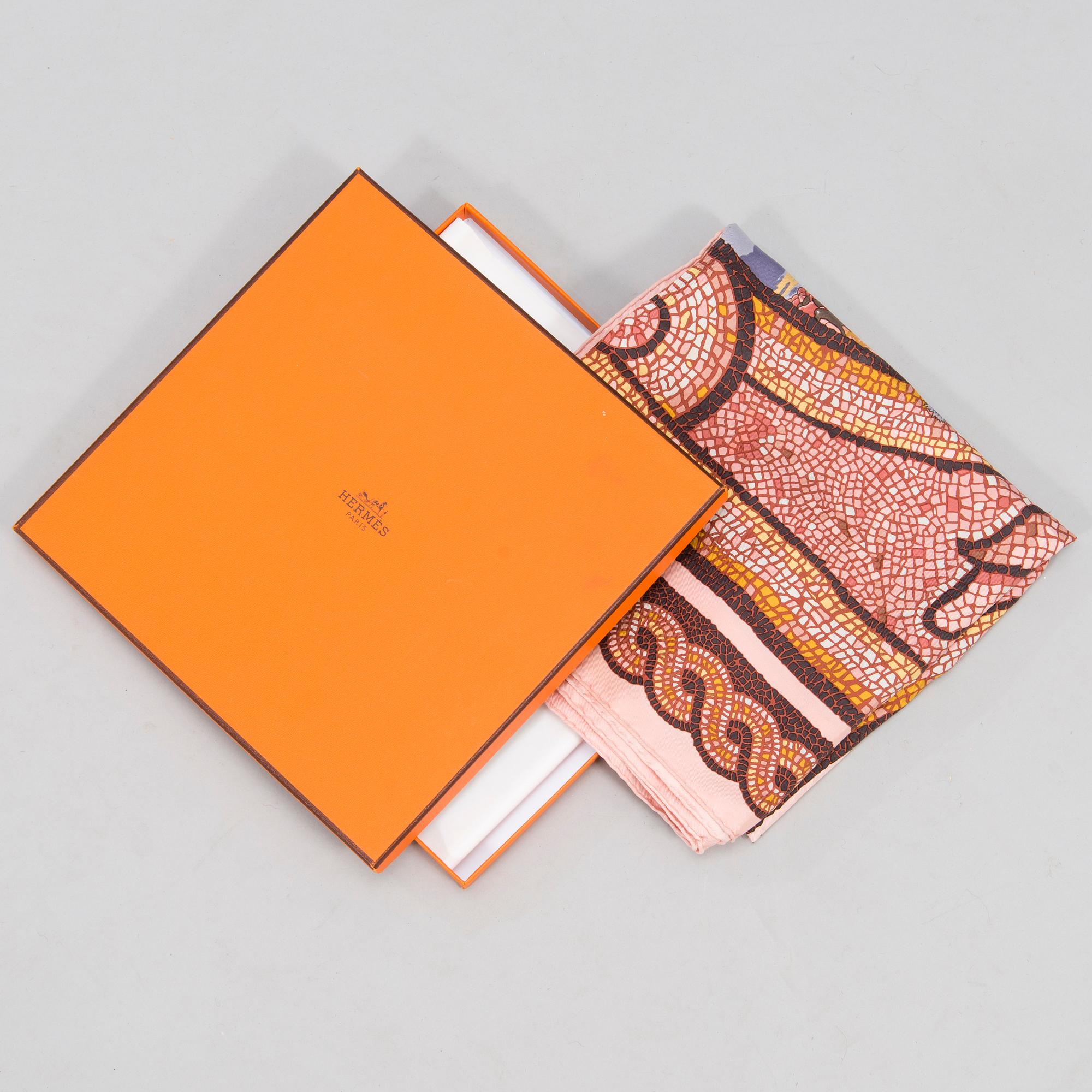 HERMÈS, SILKKIHUIVI.