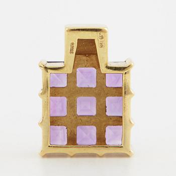 Breuning, a pair of earrings, a pendant and a ring.