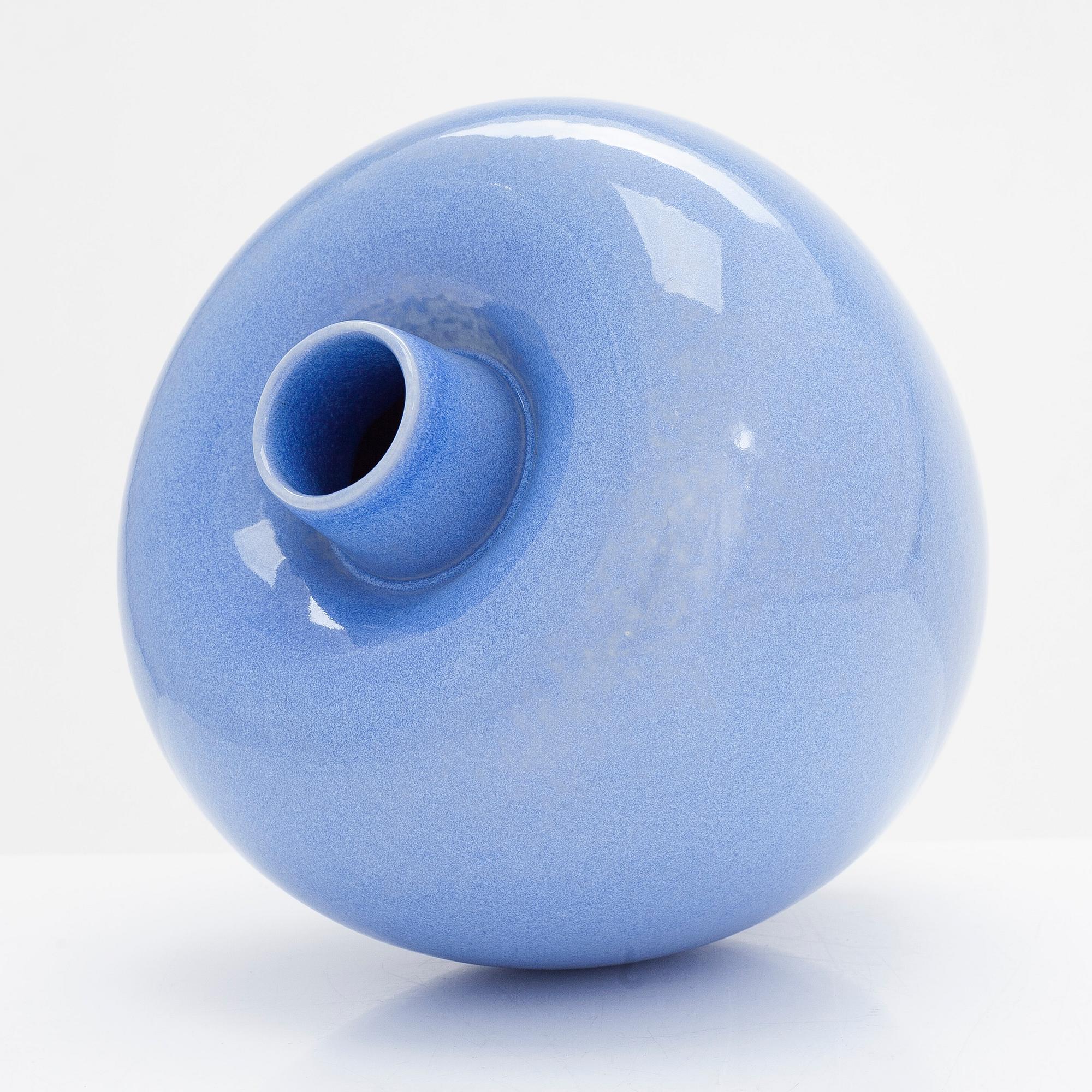 Erna Aaltonen, urna, signerad Erna Aaltonen, Arteos. 1980-tal.