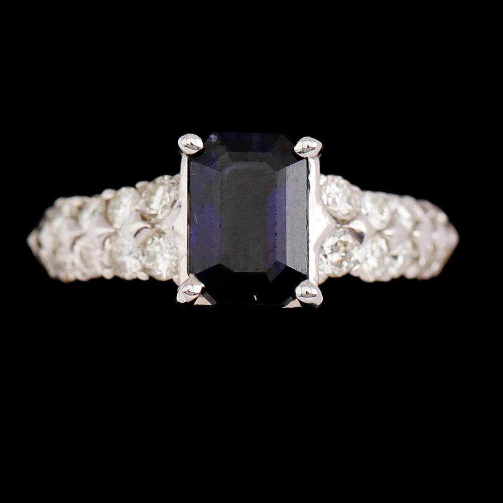 RING, 14 k guld, blå safir ca 1.55 ct, briljantslipade diamanter tot ca 0.60 ct.
