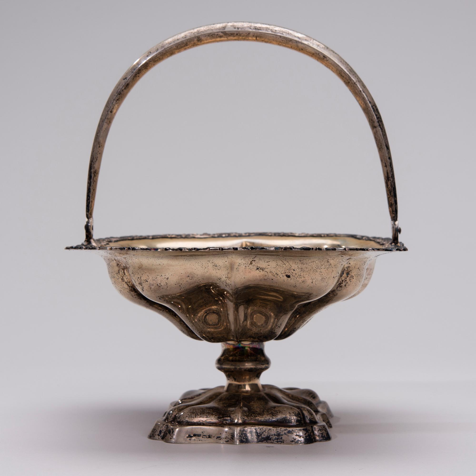 BRÖDKORG, silver, Helsingfors 1937, vikt 498 g.