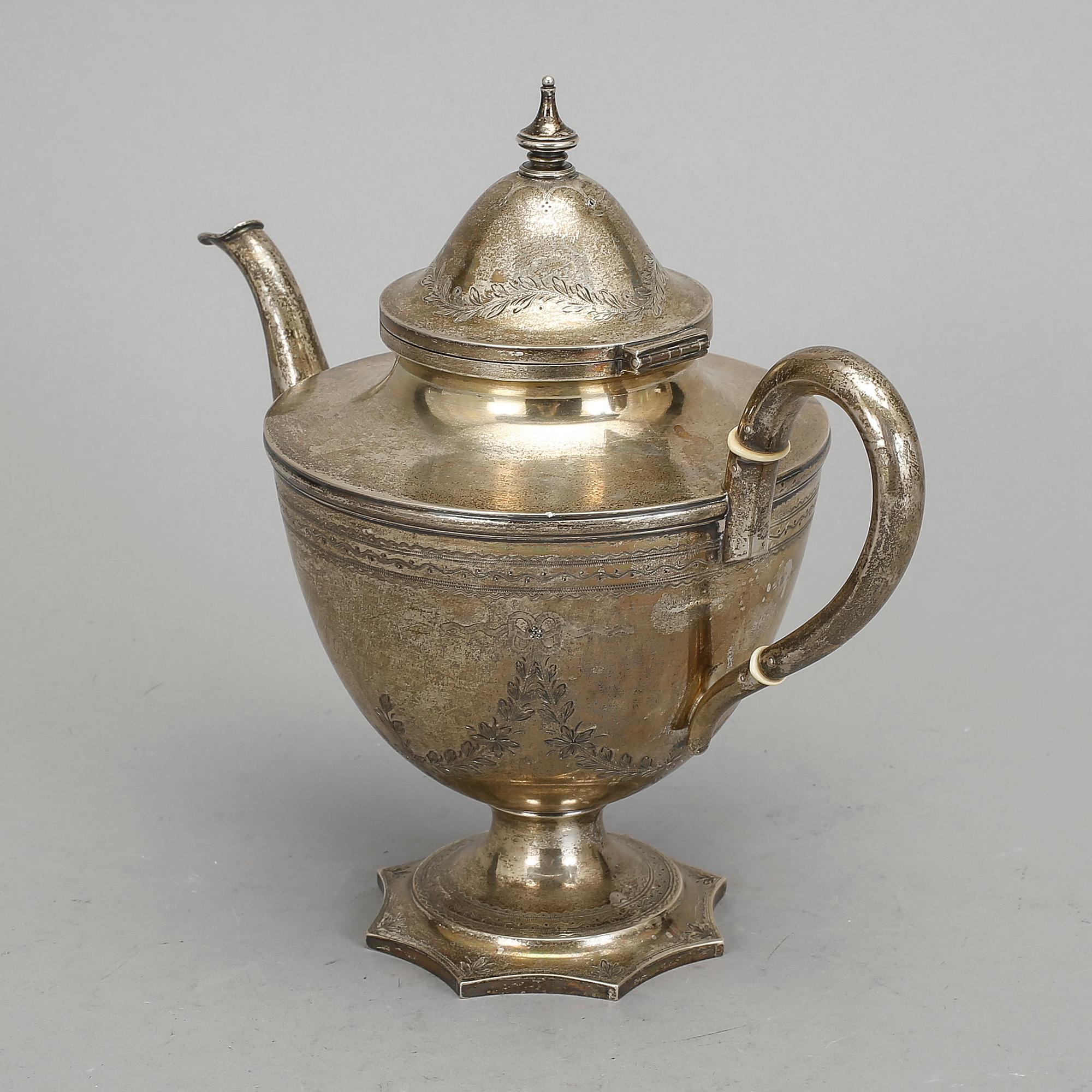 TEKANNA, silver, A. Dragsted, Köpenhamn, Danmark, 1899. Vikt ca 630 gram.