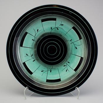 4 plates, 1 dish and 1 vase of the "V series", Ilse Claesson, Rörstrand 1930´s.