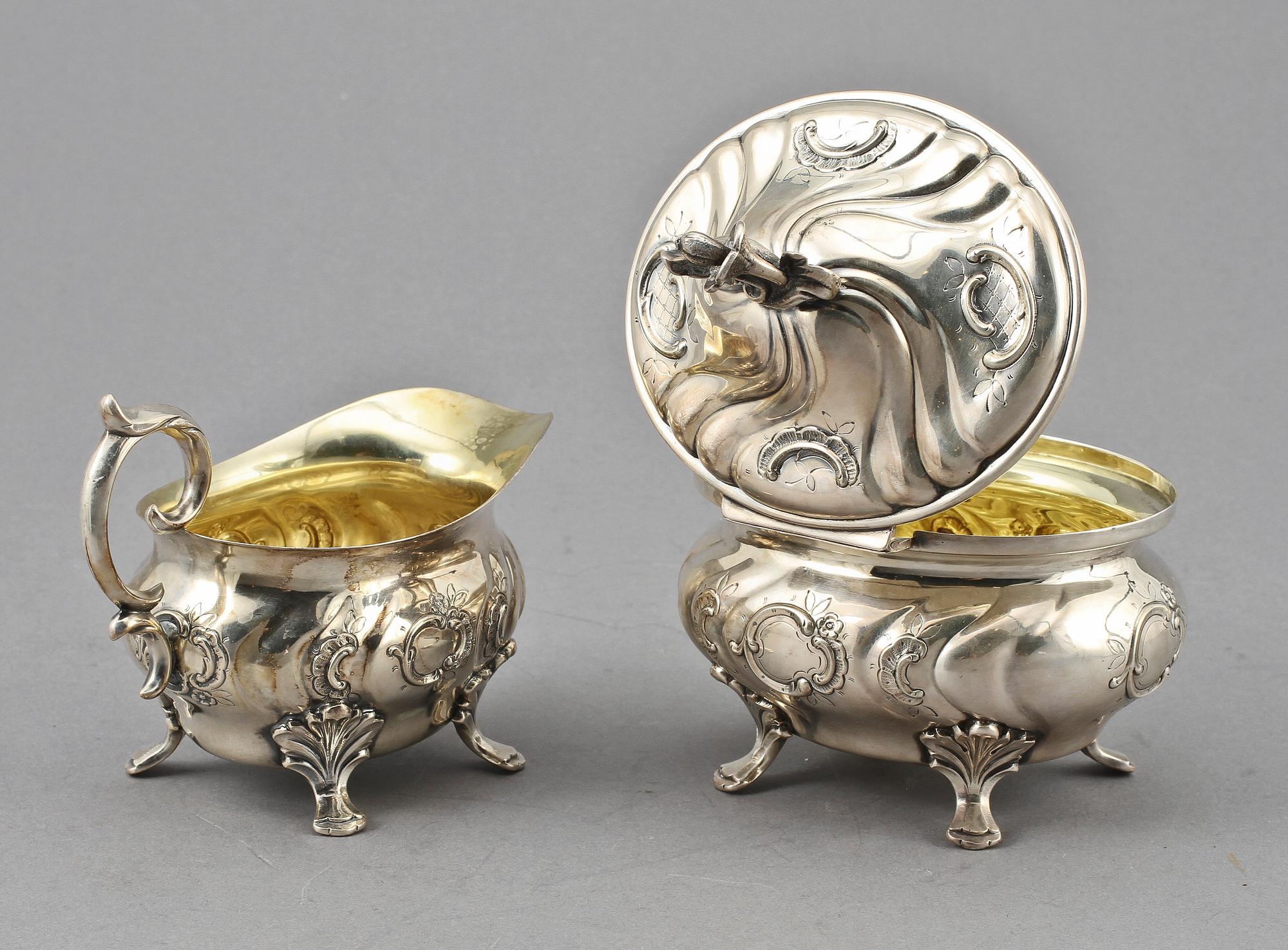 KAFFESERVIS, 3 delar, rokokostil, silver, Carl Gustaf Hallberg, Stockholm, 1950, vikt 1330.