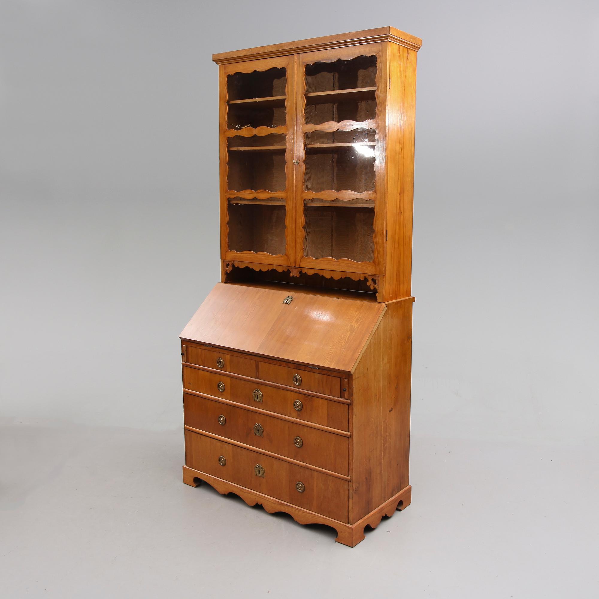 SKRIVSKÅP, 1800-talets andra hälft.