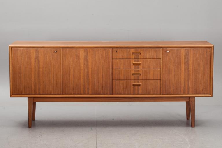 SIDEBOARD, AB Linde Nilsson Lammhult. 1960-tal. Två nycklar.