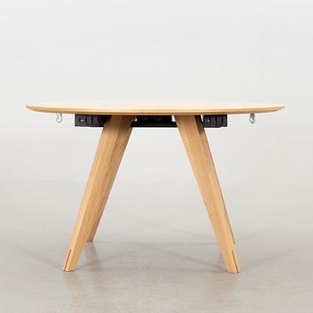 MICHAEL H NIELSEN, a New Mood dining table Bolia 21st century.