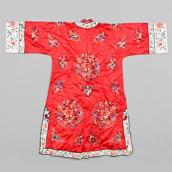 KIMONO, 2 st, Kina och Japan, 1900-talets andra hälft.