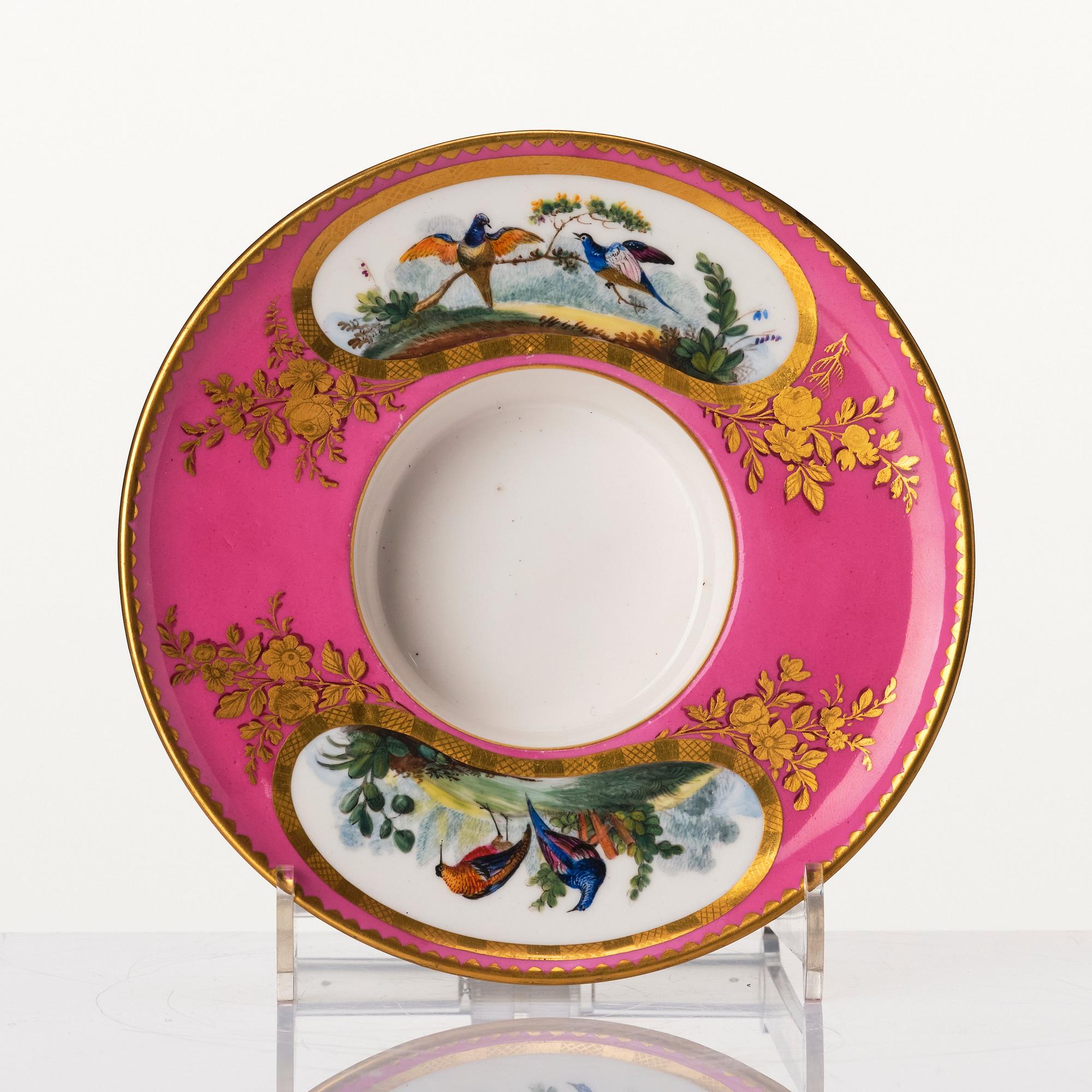 Trembleuse med kopp och lock, mjukt porslin. Frankrike, "Sèvres", 1800-tal.