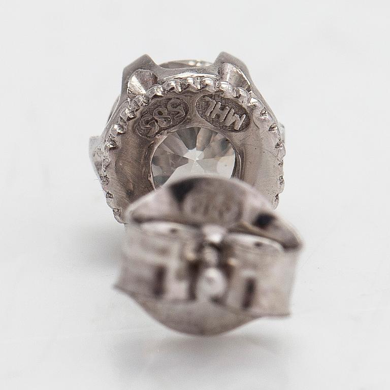 Örhängen, 14K vitguld och diamanter ca 1.01 ct tot. Mikko Laine, Åbo.