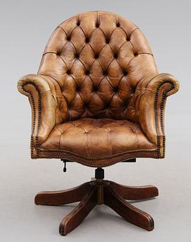 FÅTÖLJ, England, 1900-talets mitt.