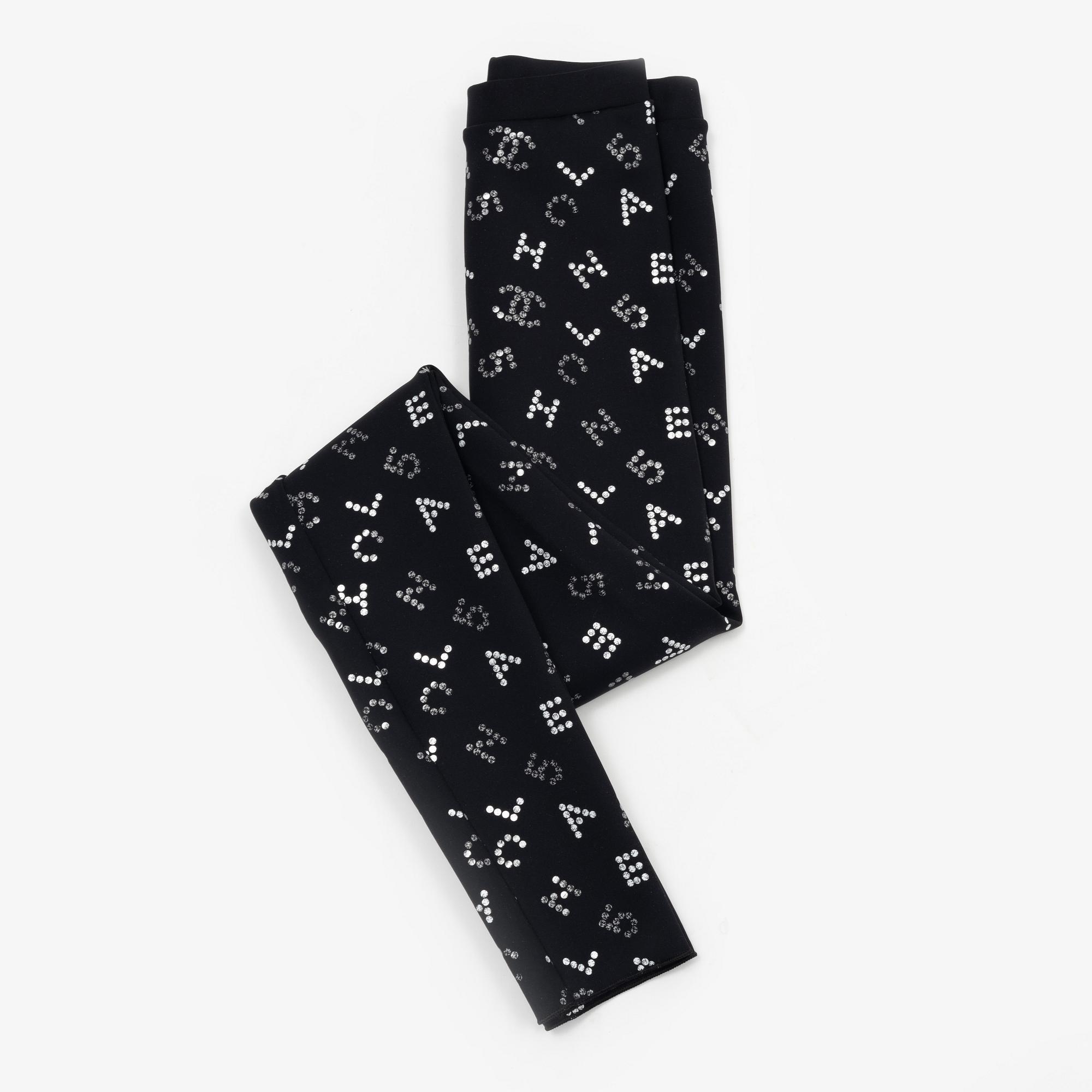 Chanel leggings size 34. Bukowskis