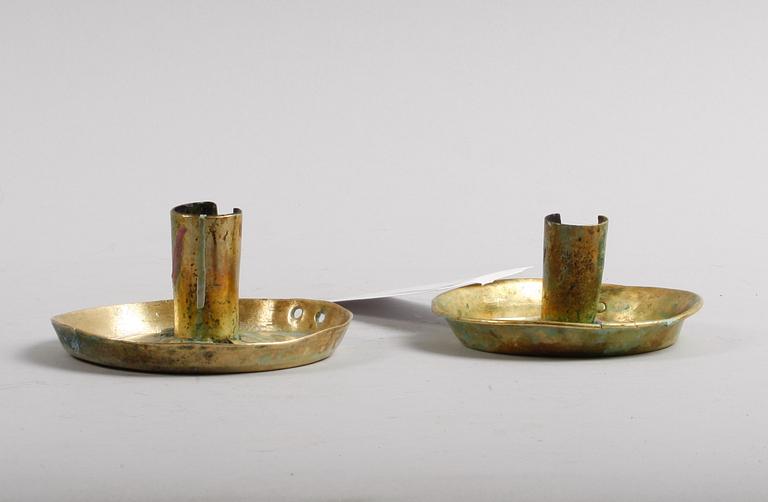 LJUSSTAKAR, ett par snarlika, mässing, 1800-tal.