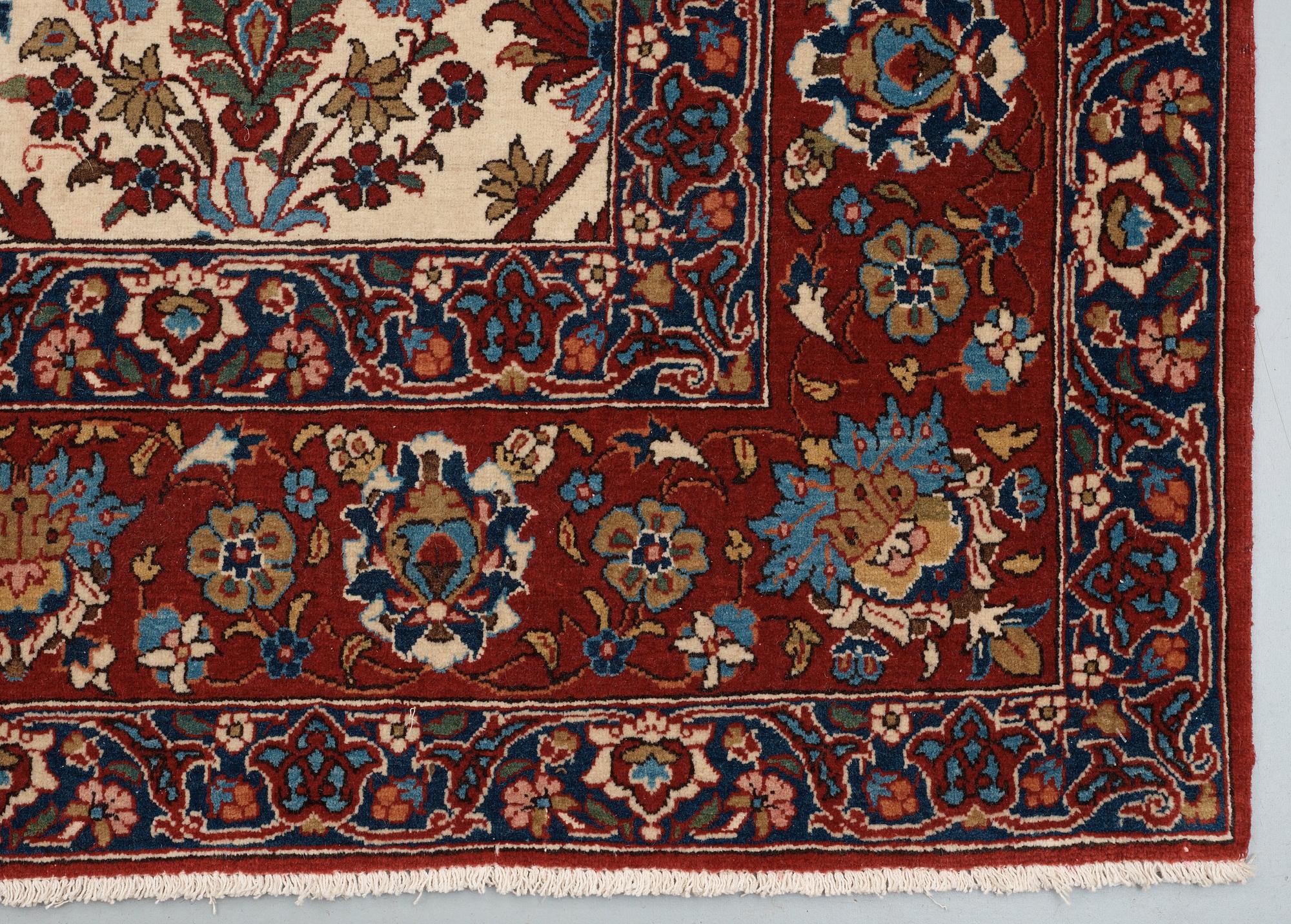 SEMI-ANTIQUE/OLD QUM/ESFAHAN. 303,5 x 215 cm.